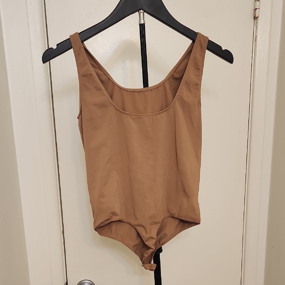 SKIMS Sculpting Bodysuit Brown | Sleeveless Scoop Neck | Size M - Picture 5 of 7